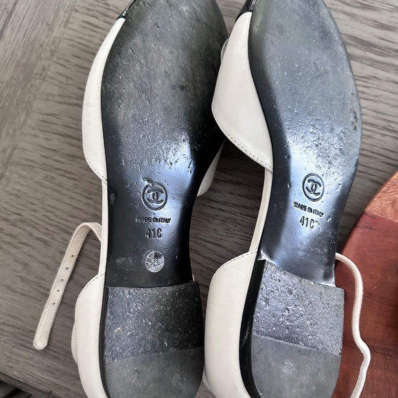 Chanel CC Logo Mary Jane . - Picture 10 of 13